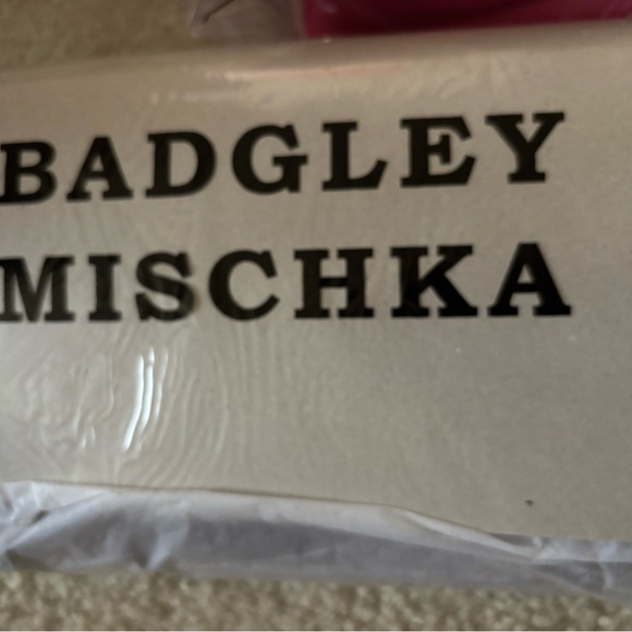 Badgley Mischka Plum Vegan Leather crossbody - Picture 4 of 4